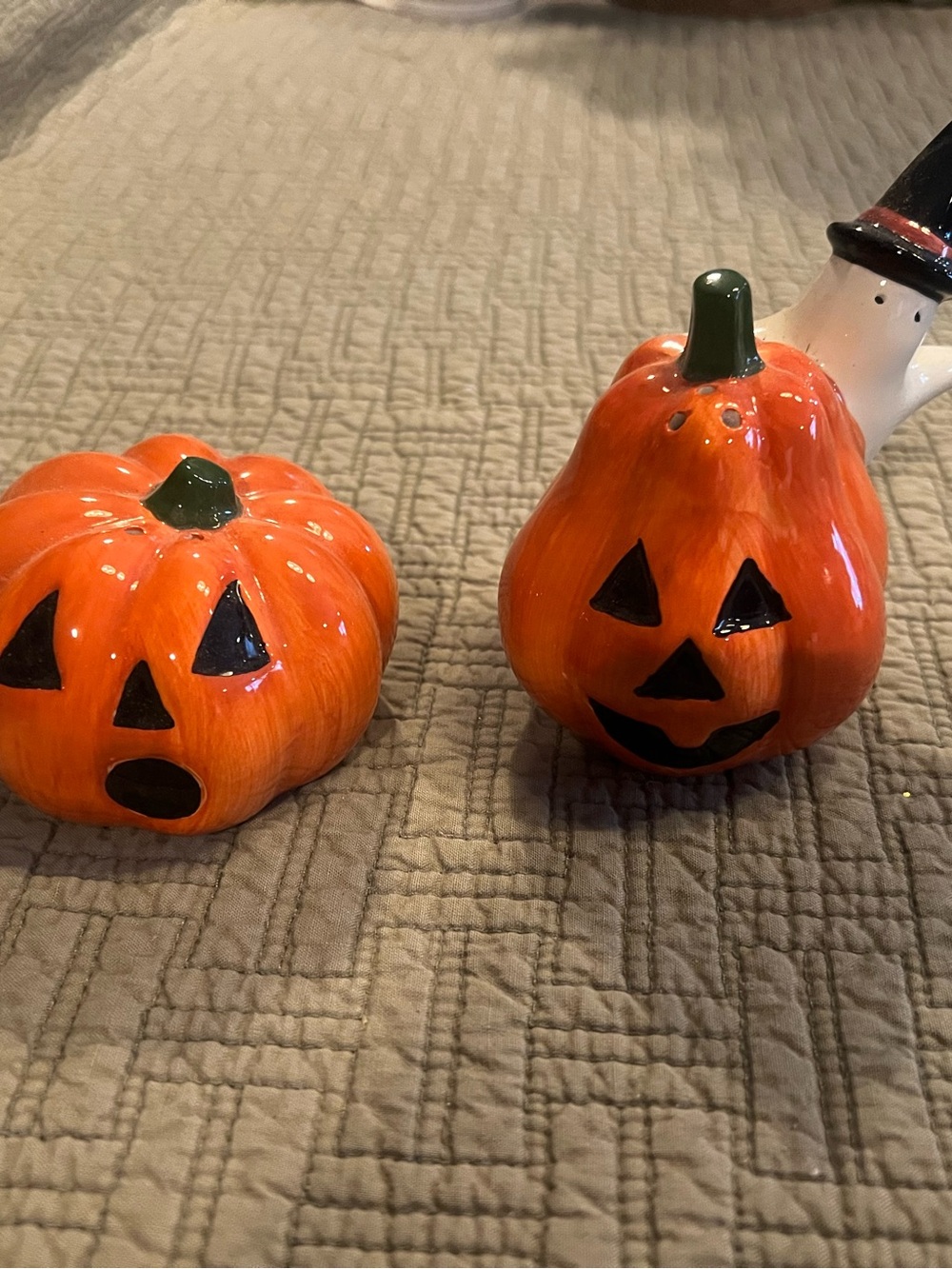 Sakura Orange Jack-o'-Lantern Ceramic Salt and Pepper Set